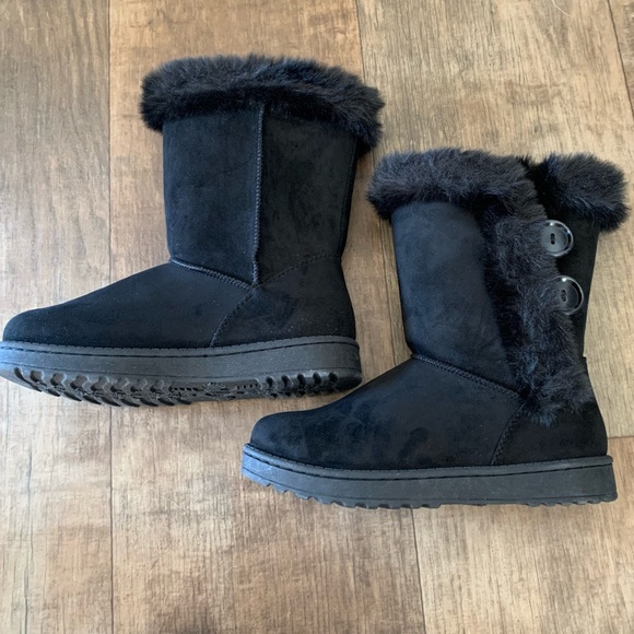 New SO abigail black faux fur lined boots button side - Picture 2 of 5